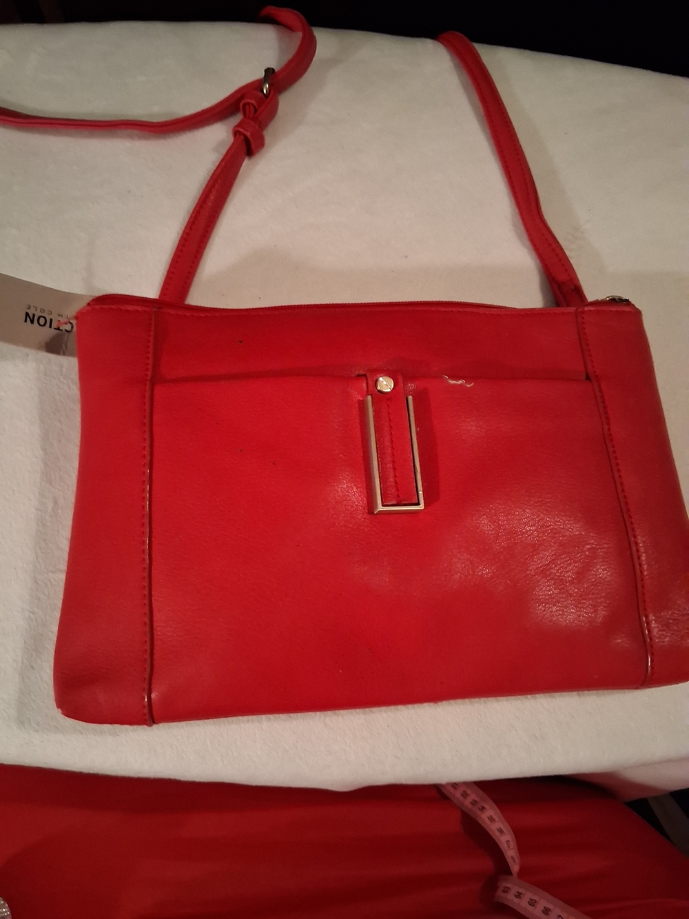 Reaction Kenneth Cole Red Crossbody Bag with Gold Accent Cal Out Peeling On The